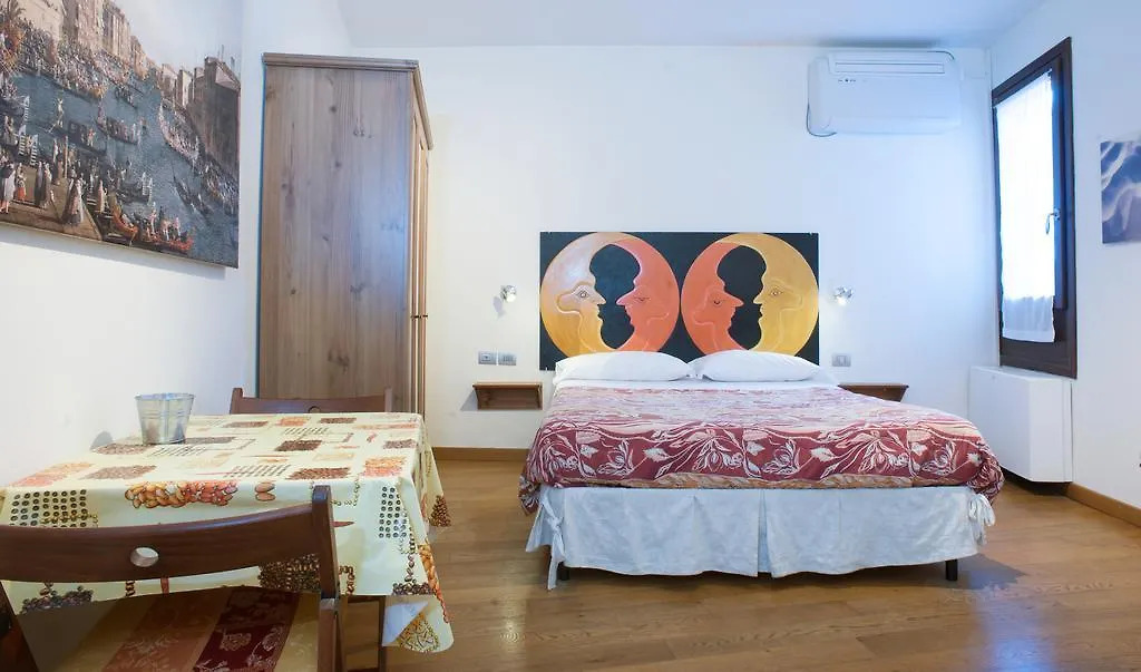 Ai Tagliapietra Hotel Venice 2*,  Italy